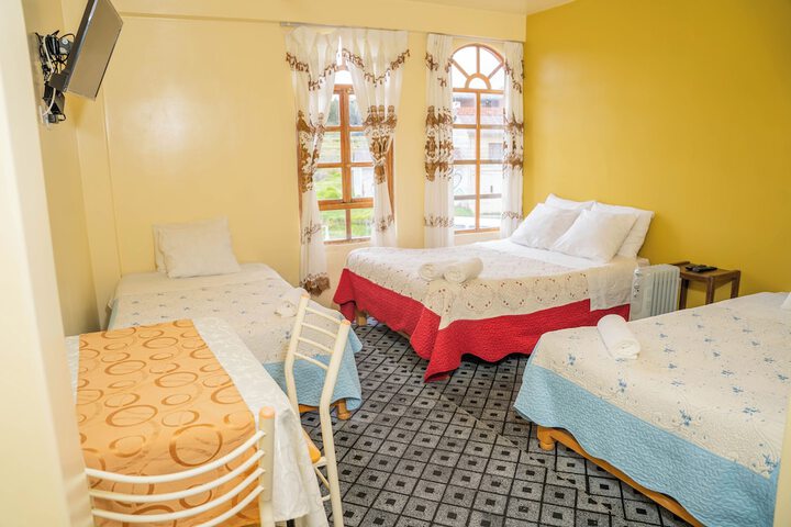 Room 4 of 12