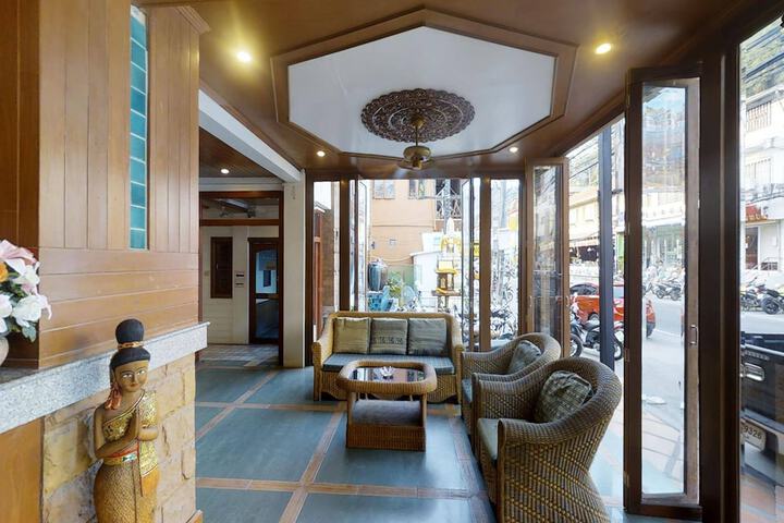 Hotel Interior 4 of 79