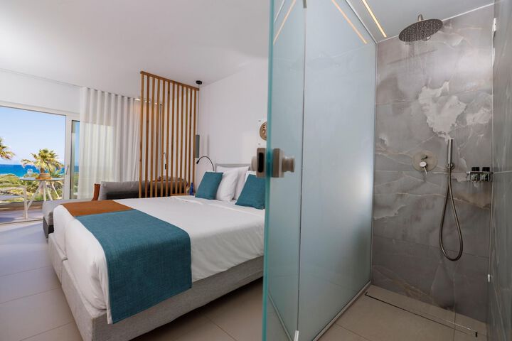 Room 26 of 209