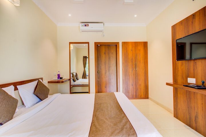 Room 13 of 35