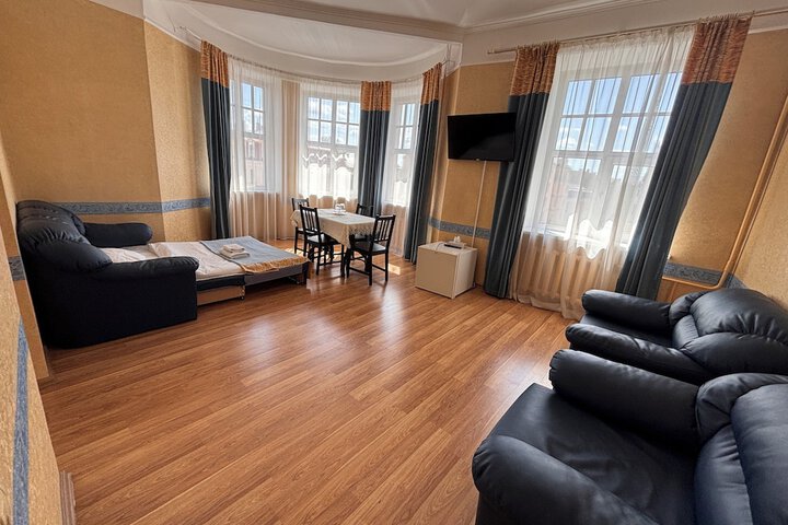 Room 186 of 272