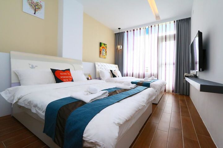 Room 5 of 40