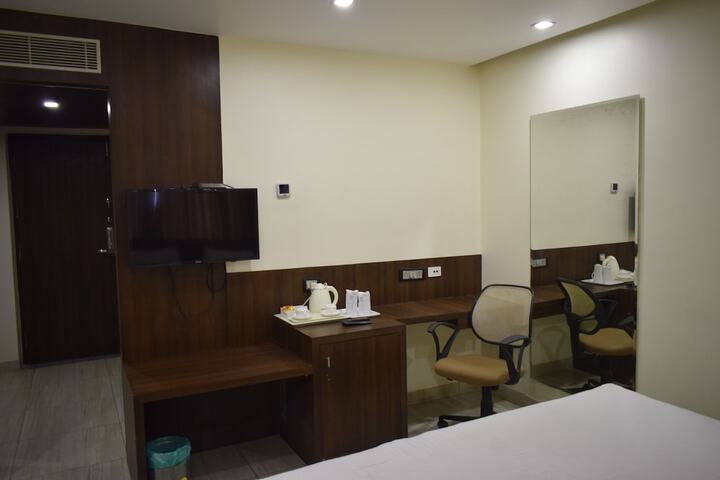 Room 8 of 31