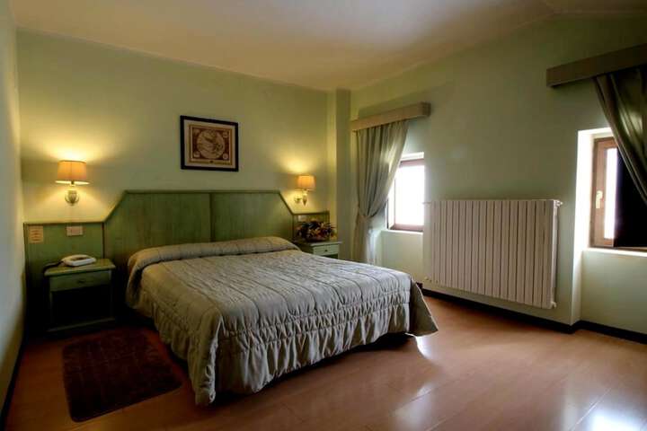 Room 12 of 36