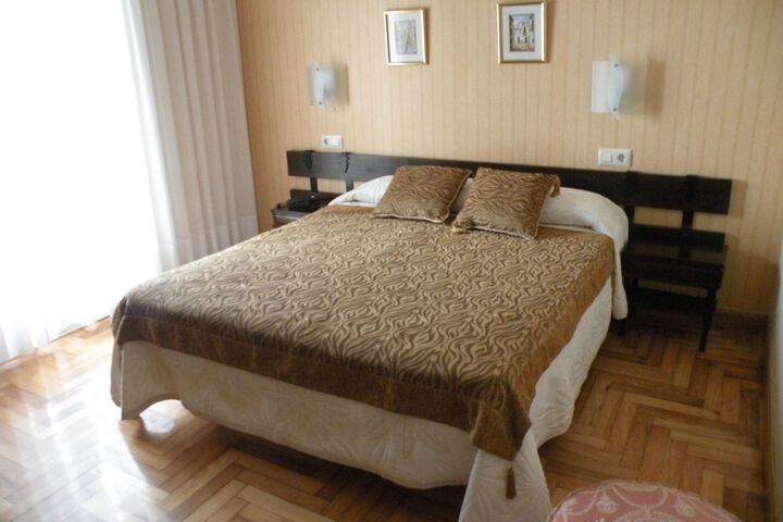 Room 6 of 44