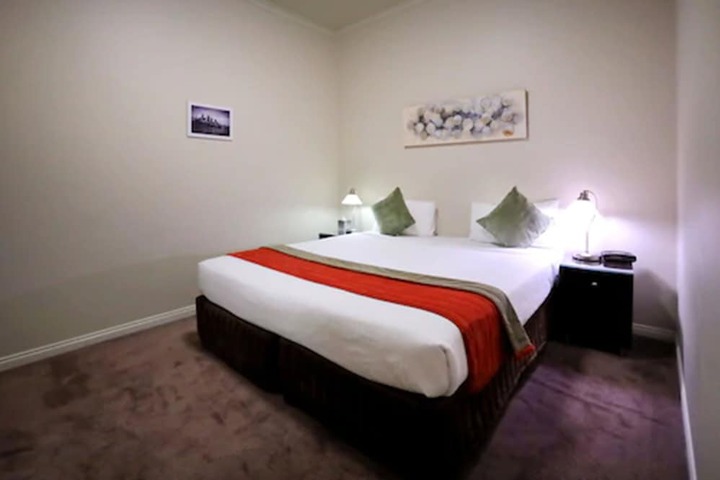 Room 14 of 68