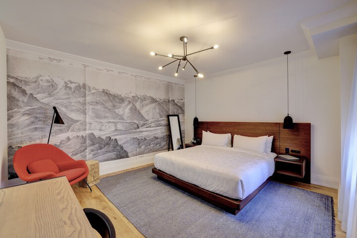 Room 18 of 83
