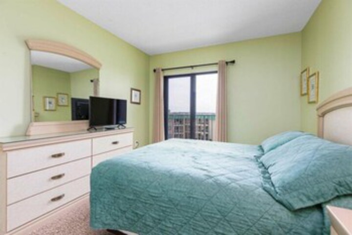 Room 148 of 152