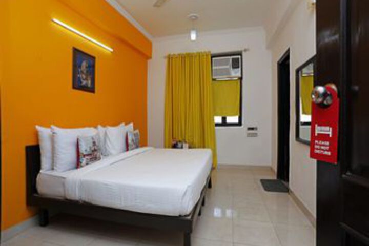Room 8 of 25