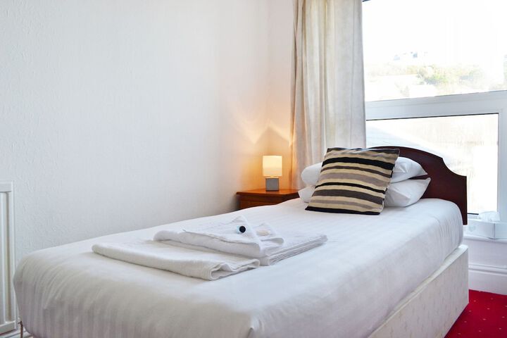 Room 10 of 92