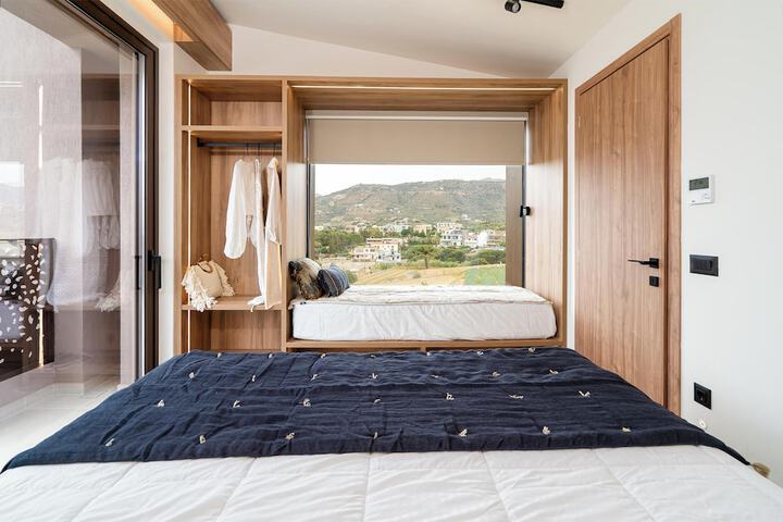 Room 3 of 60