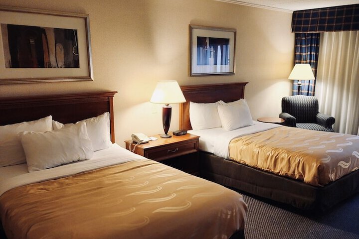2 Double Beds (4 of 10)