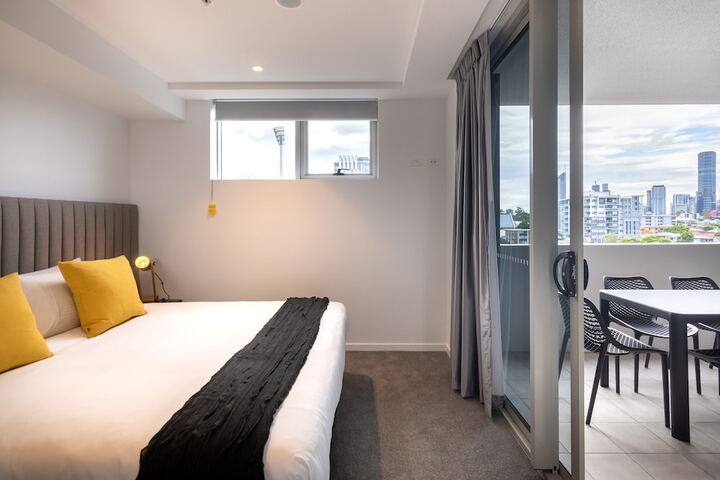 Room 6 of 33