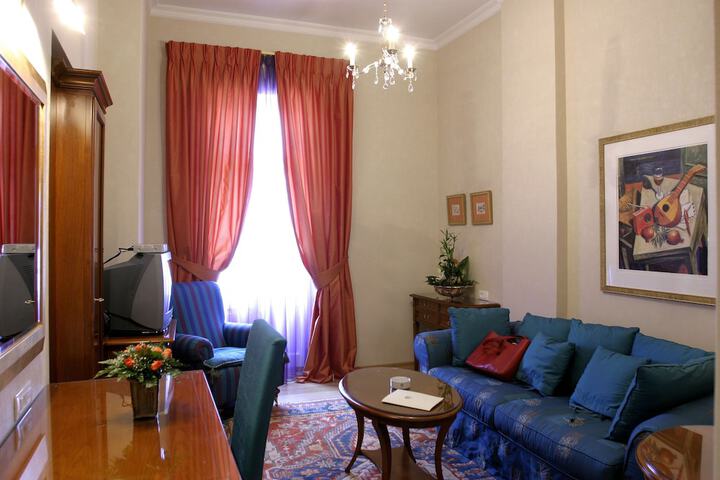 Room 13 of 24