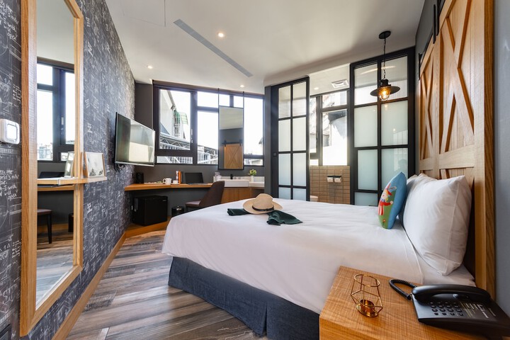 Room 5 of 47