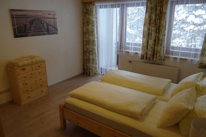 Room 9 of 61