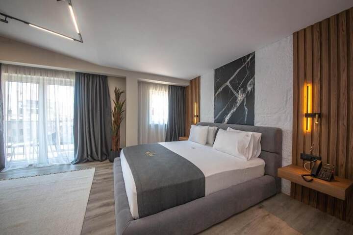 Room 47 of 93