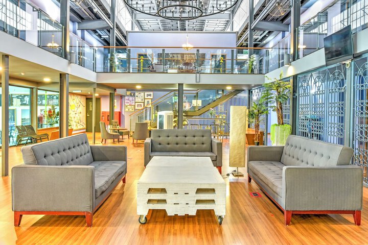 Guest Lobby