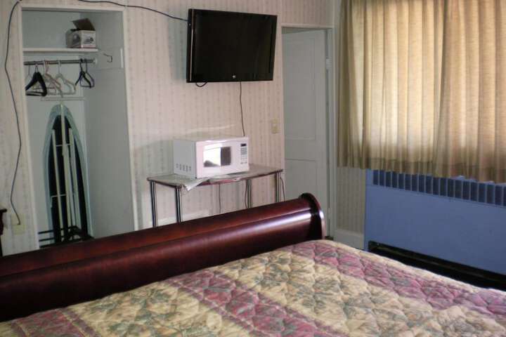 Room 25 of 43