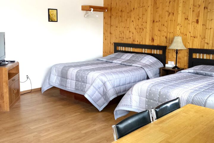 Room 8 of 49