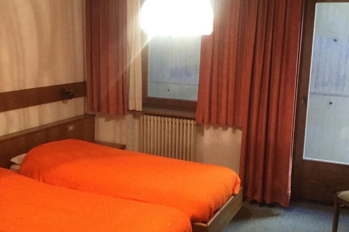 Room 18 of 49