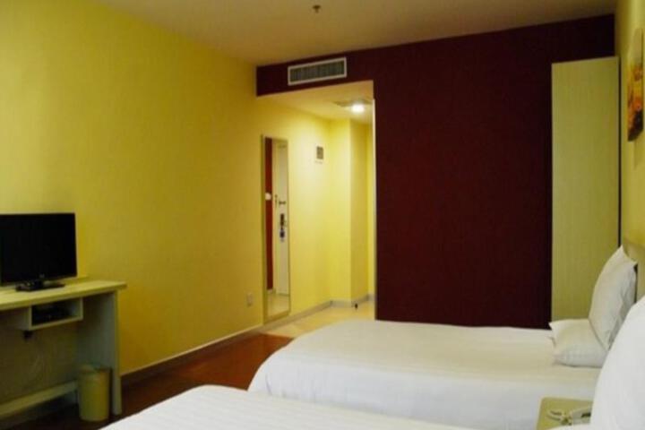 Room 2 of 8