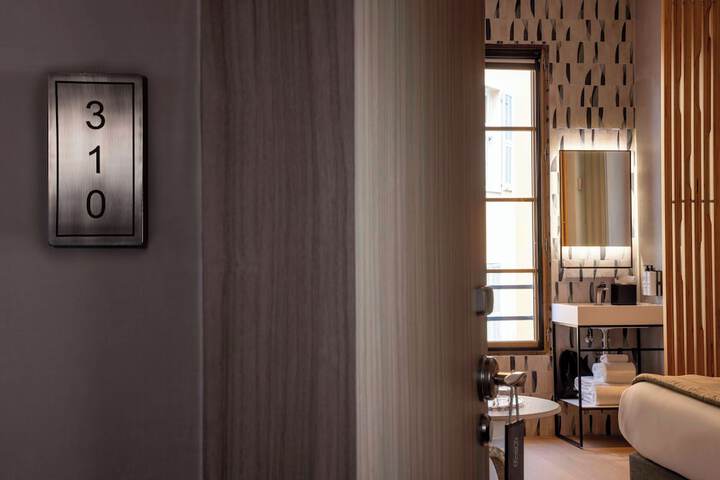 Room 10 of 55