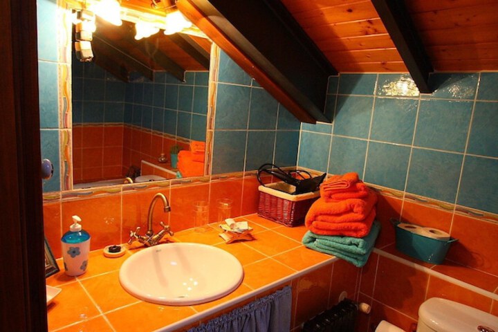 Room 16 of 37