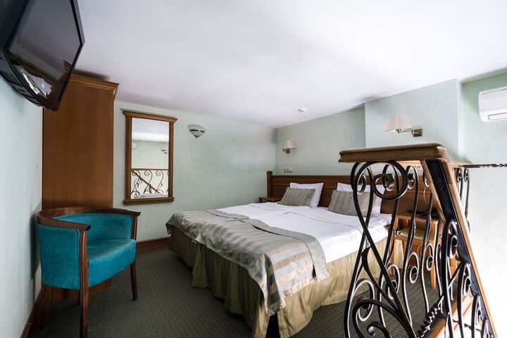 Room 7 of 75