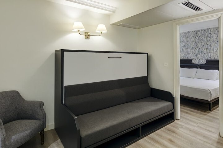 Room 55 of 118