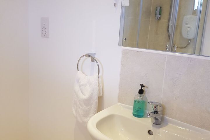 Room 34 of 108