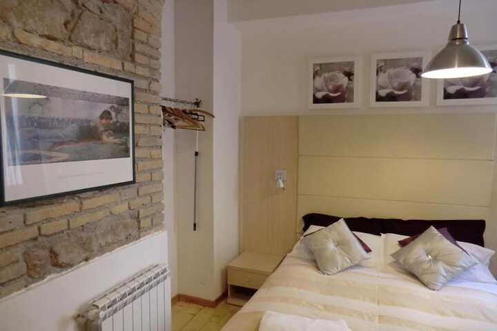 Room 17 of 35