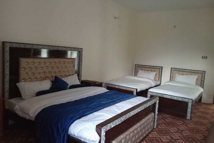 Room 3 of 9