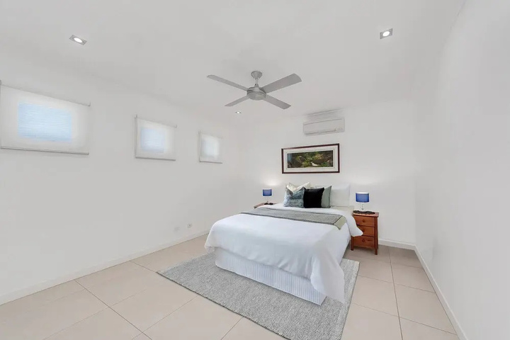 Room 6 of 22
