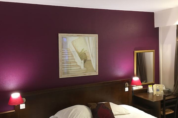 Room 7 of 44