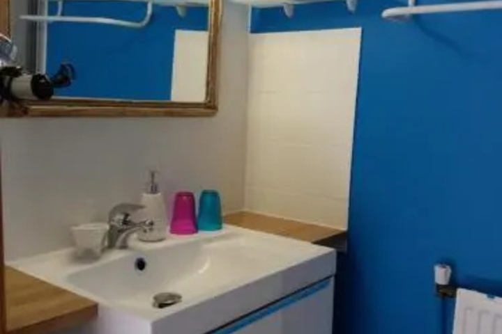 Room 9 of 20