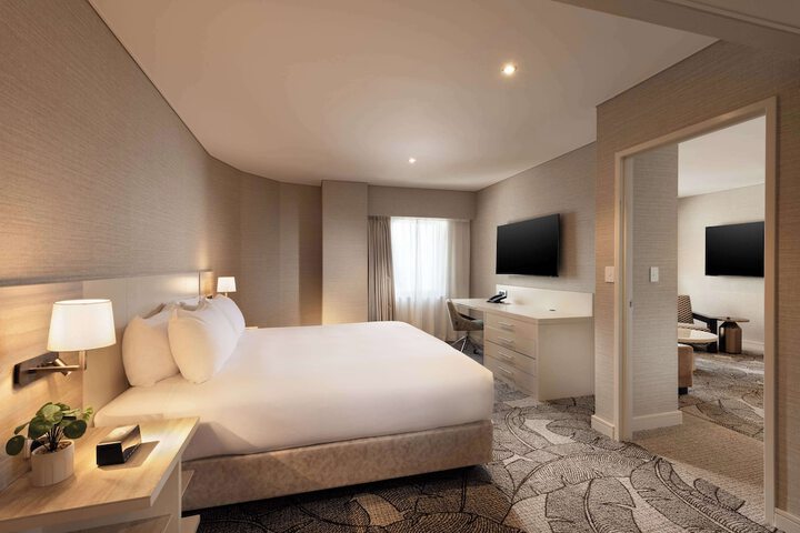 Room 10 of 38