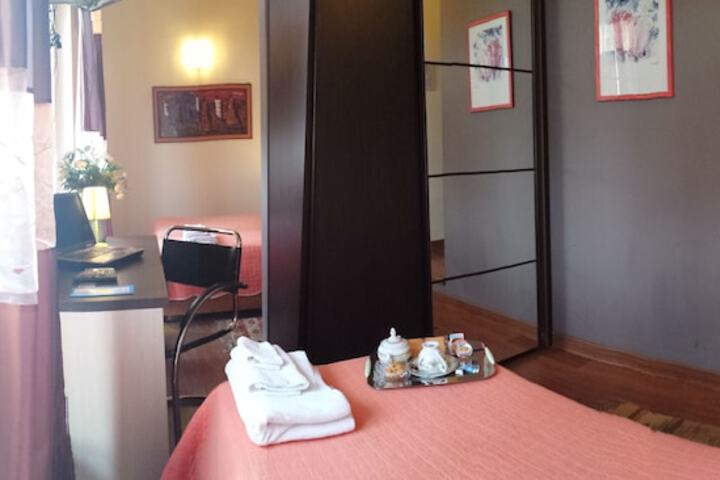 Room 5 of 50