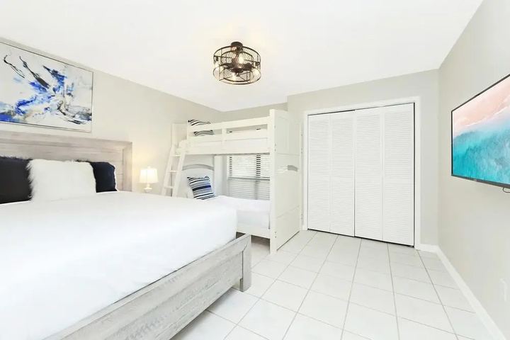Room 3 of 20