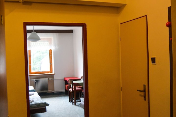 Room 45 of 77