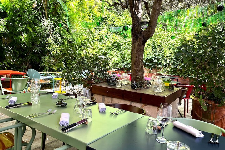 Dining 60 of 74