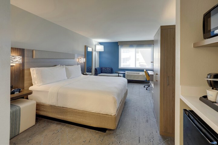 Room 18 of 52