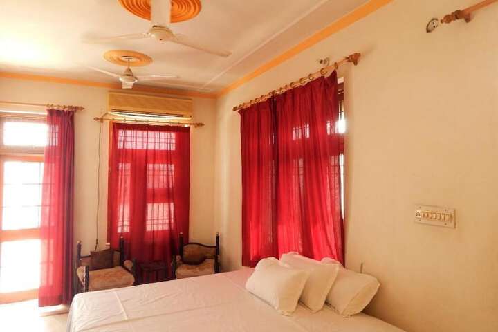 Room 4 of 19
