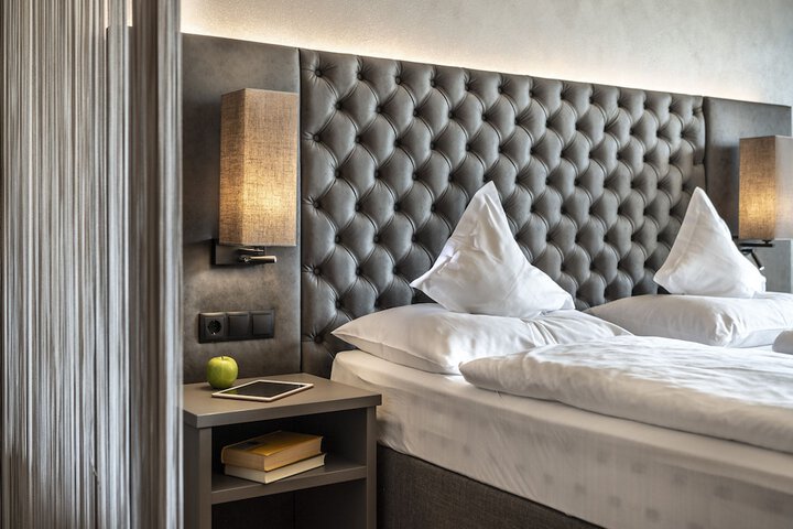 Room 15 of 76