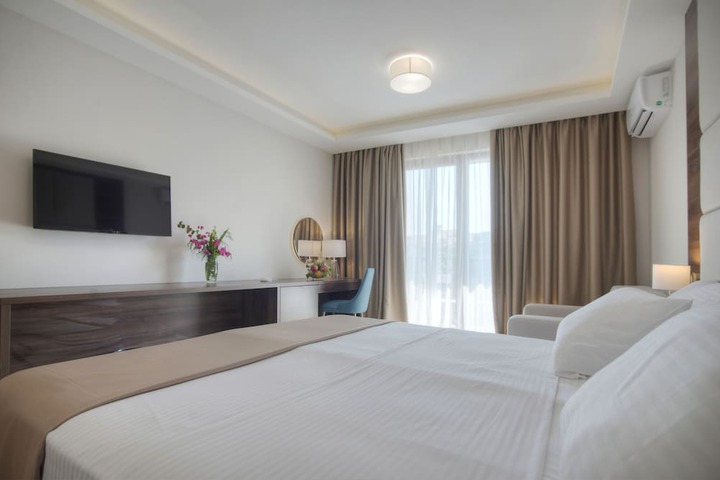 Room 30 of 71