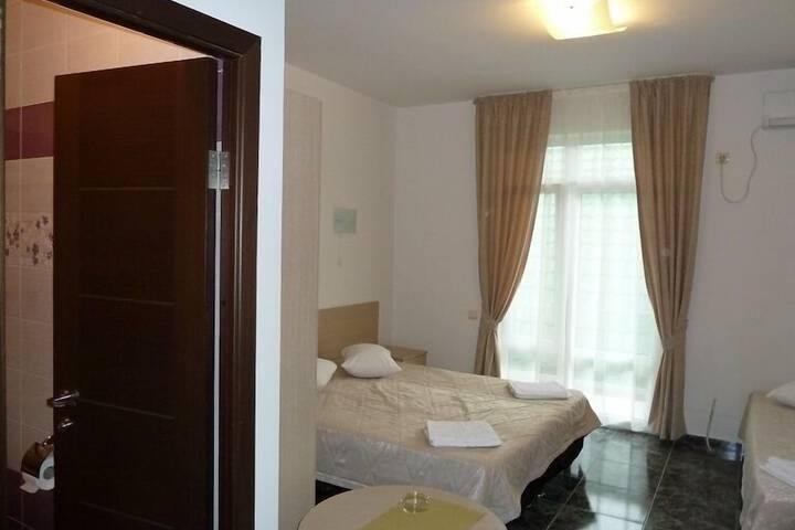 Room 15 of 37