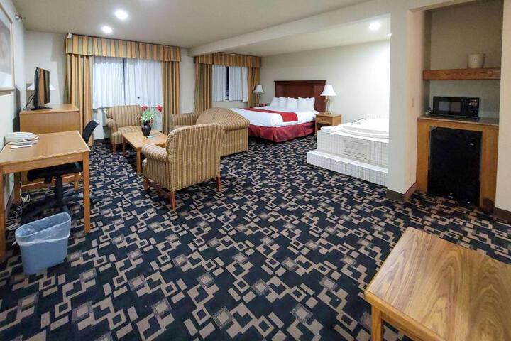 1 King Bed (12 of 14)