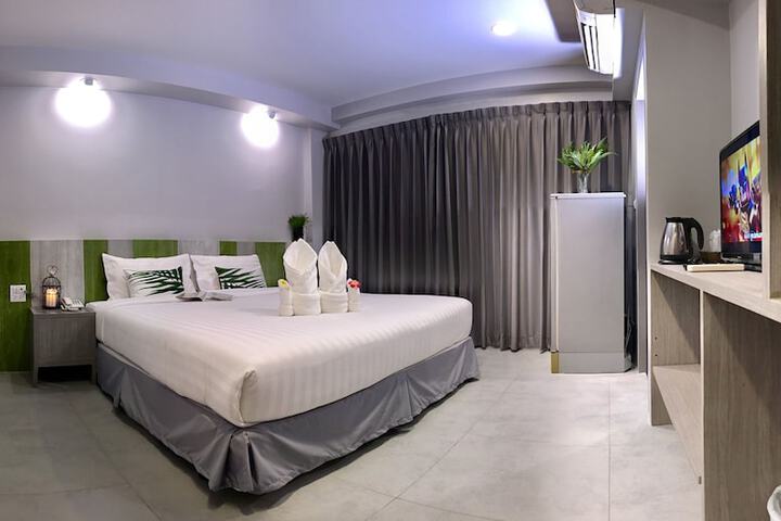 Room 5 of 36