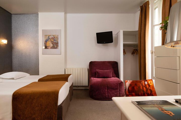 Room 19 of 34