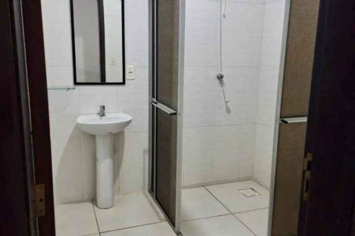 Room 11 of 24